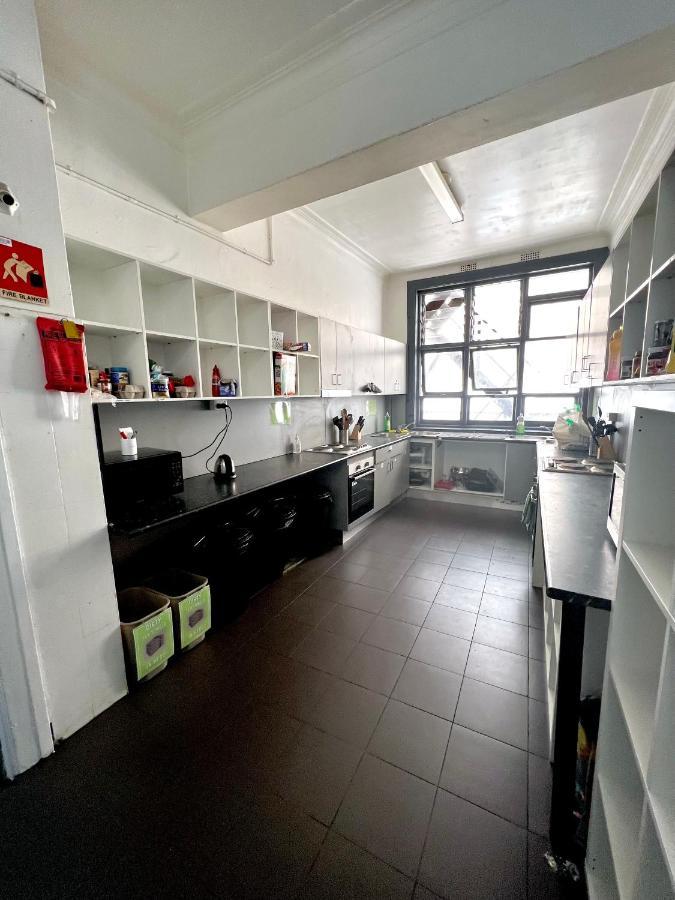The Downing Hostel Сидней Экстерьер фото